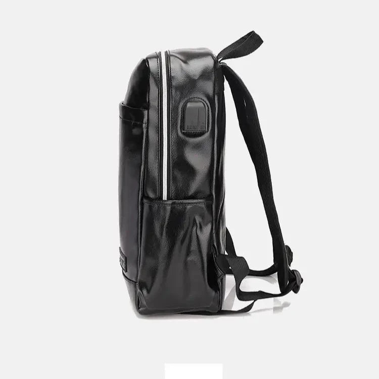 Mochila Executiva em Couro Monzzani MZ805 com design clássico, compartimento para notebook e alças acolchoadas.