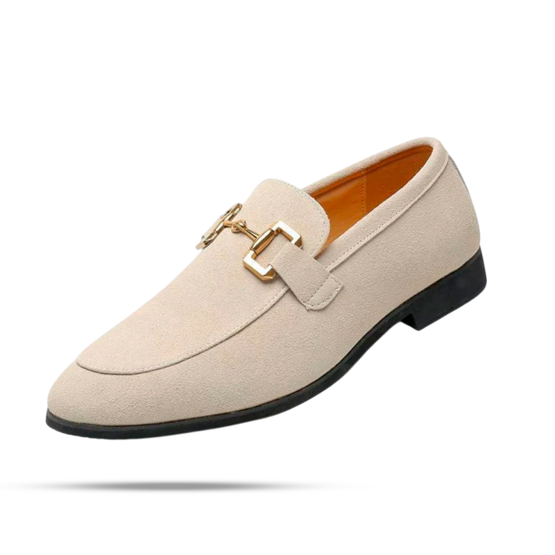 Sapato masculino Loafer Monzzani MZ901 em camurça com fivela, design elegante e confortável, perfeito para looks casuais sofisticados e ocasiões especiais.