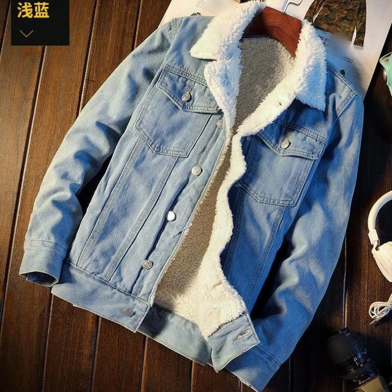 Jaqueta Jeans Masculina Monzzani® Modern, azul, com fechamento em botões e design sofisticado, ideal para um visual elegante e versátil.
