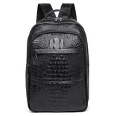 Mochila Executiva em Couro Monzzani MZ801 preta com design clássico, alças acolchoadas e compartimento para notebook.