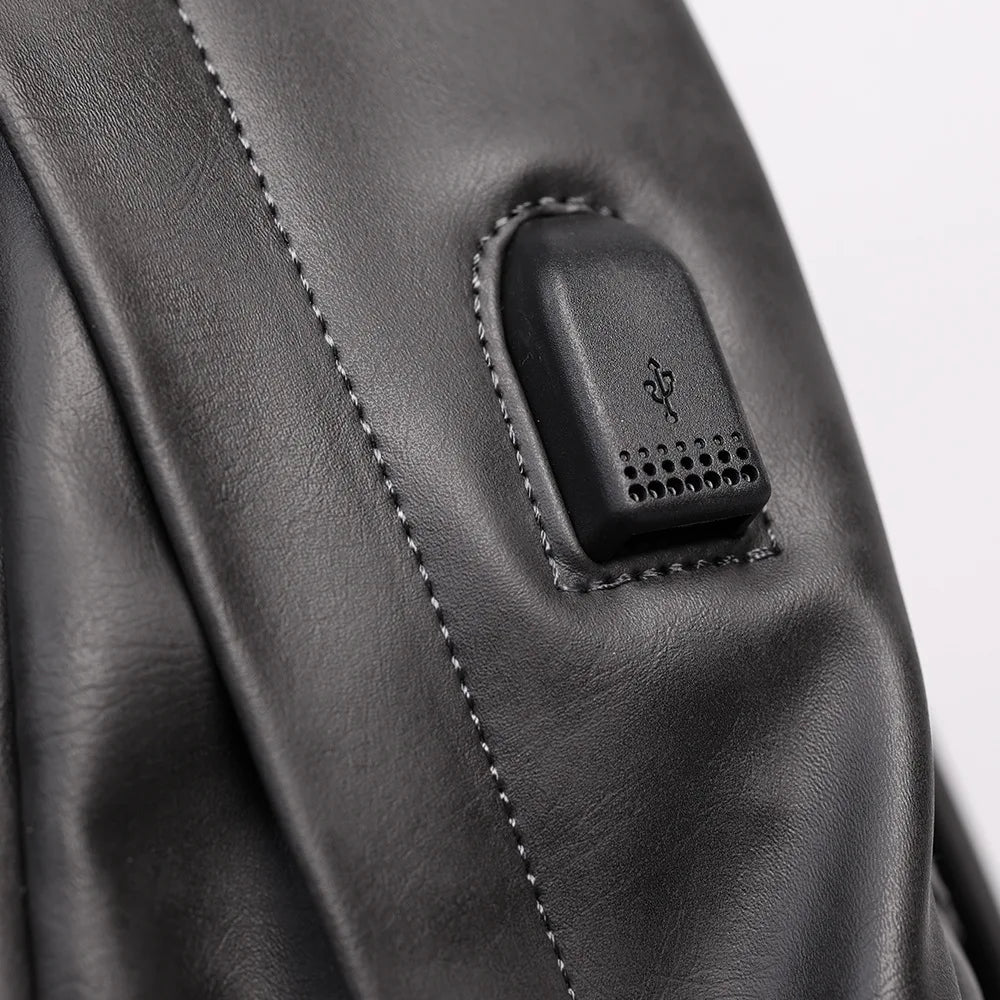 Mochila Executiva em Couro Monzzani MZ802 com alças acolchoadas, design elegante e espaço para notebook.