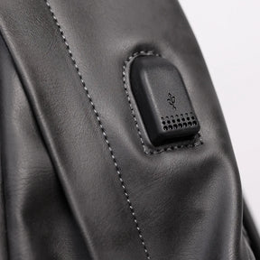 Mochila Executiva em Couro Monzzani MZ802 com alças acolchoadas, design elegante e espaço para notebook.