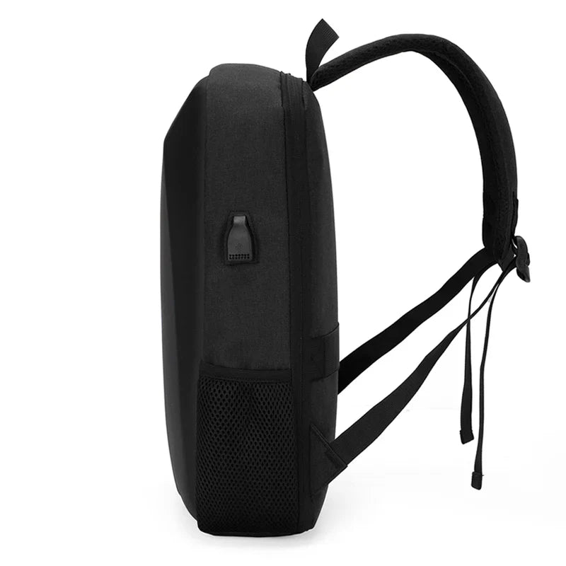 Mochila Executiva Monzzani MZ804 com porta USB, cadeado de senha, alças acolchoadas e compartimento para notebook.