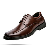 Sapato masculino Derby Monzzani MZ920 em couro envernizado com sola vulcanizada, design elegante e versátil para composições sociais e formais.