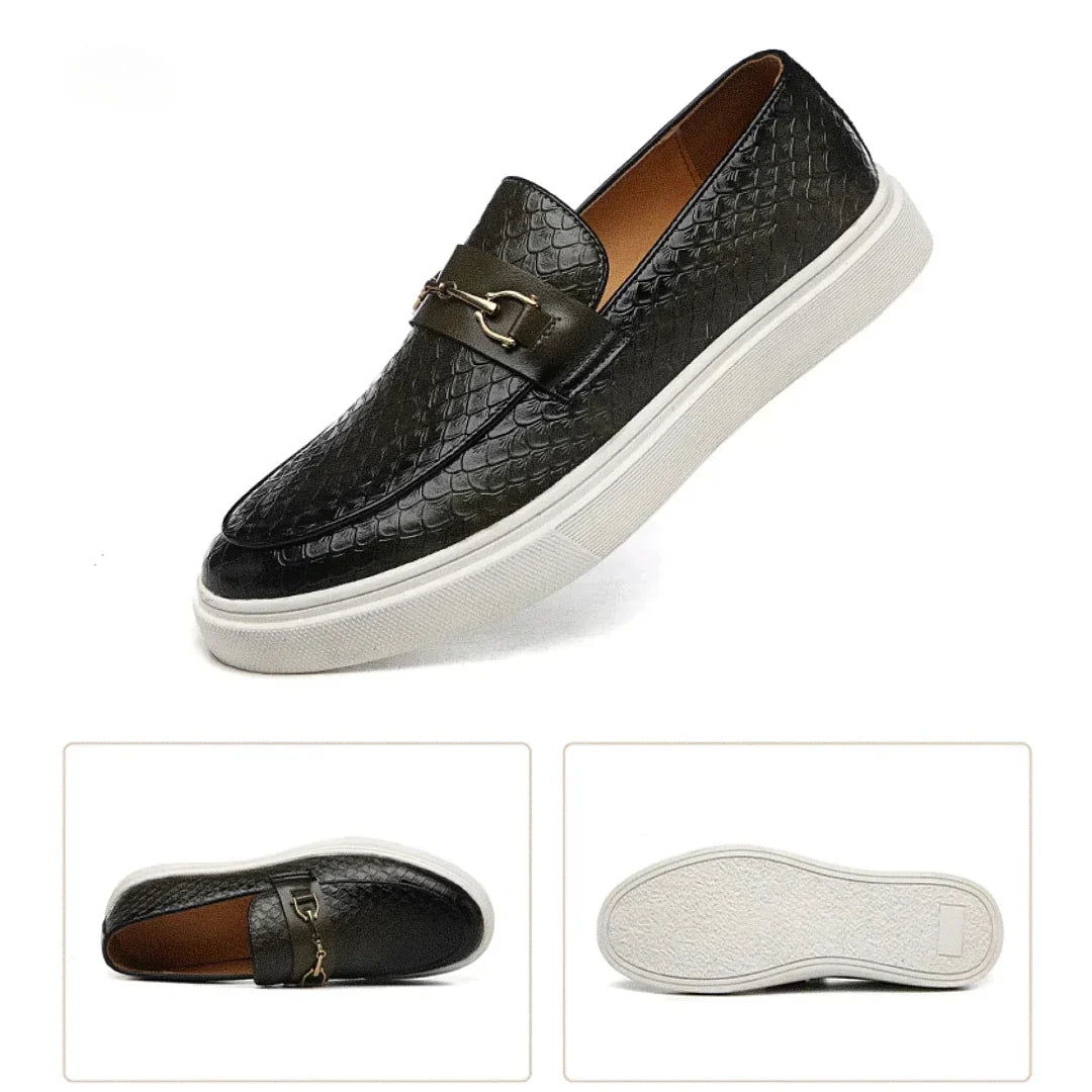 Sapato masculino Loafer Monzzani MZ903 em couro texturizado, design sofisticado e versátil, ideal para composições casuais e formais com estilo.