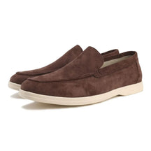 Sapato masculino Loafer Monzzani MZ905 em camurça macia, elegante e versátil, perfeito para looks sociais e casuais com conforto e estilo refinado
