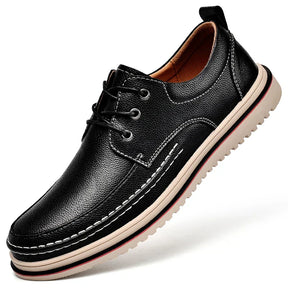 Sapato masculino Monzzani MZ921 em couro premium com sola de borracha, design elegante e versátil para looks sociais e casuais com conforto.